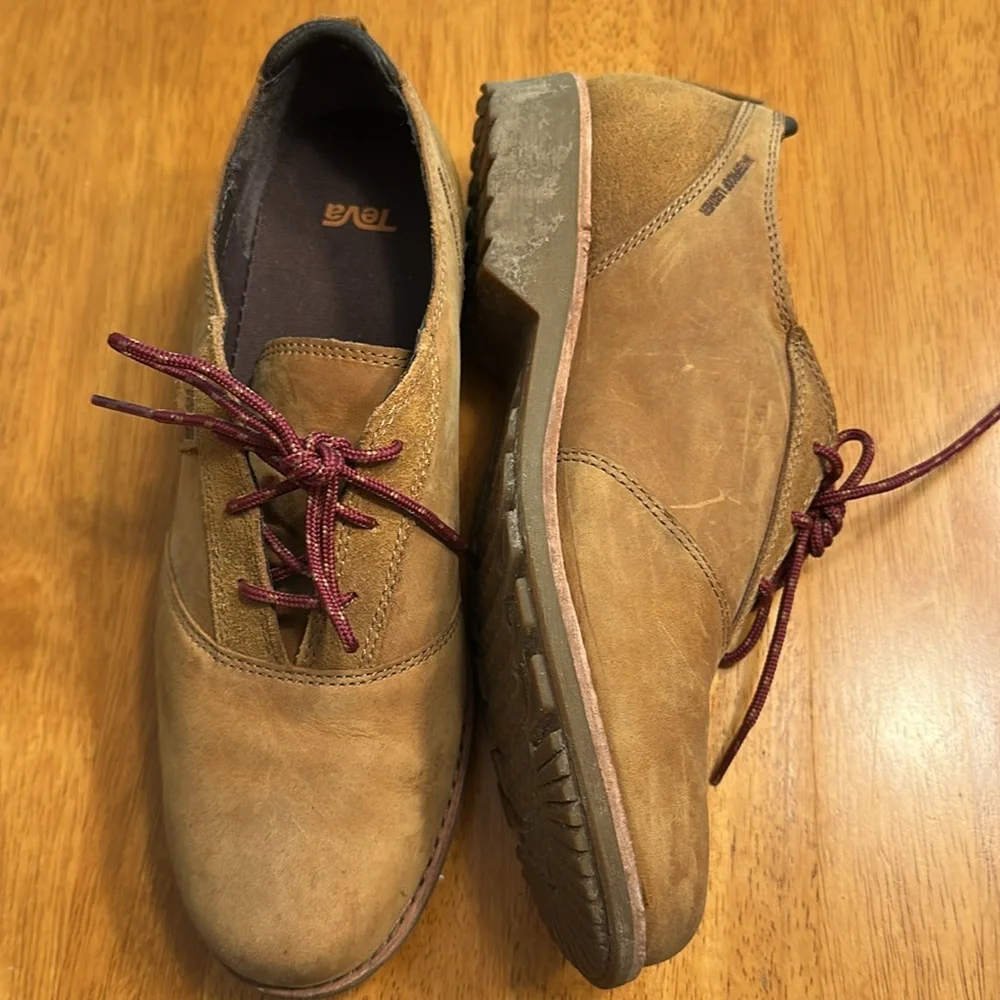 Teva de la vina waterproof oxford shoes 8.5 excellent condition. - Picture 2 of 5